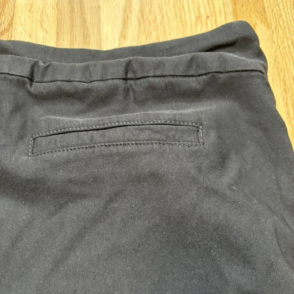 Hilary Radley Pull On Black Bermuda Shorts - Picture 5 of 7